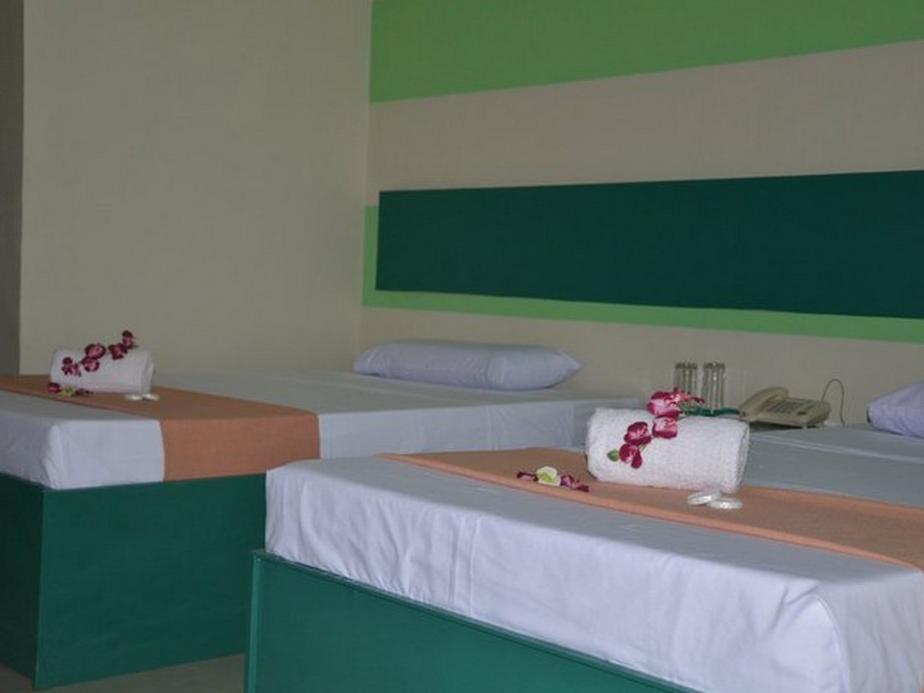 Middle Town Inn Bacolod Dış mekan fotoğraf